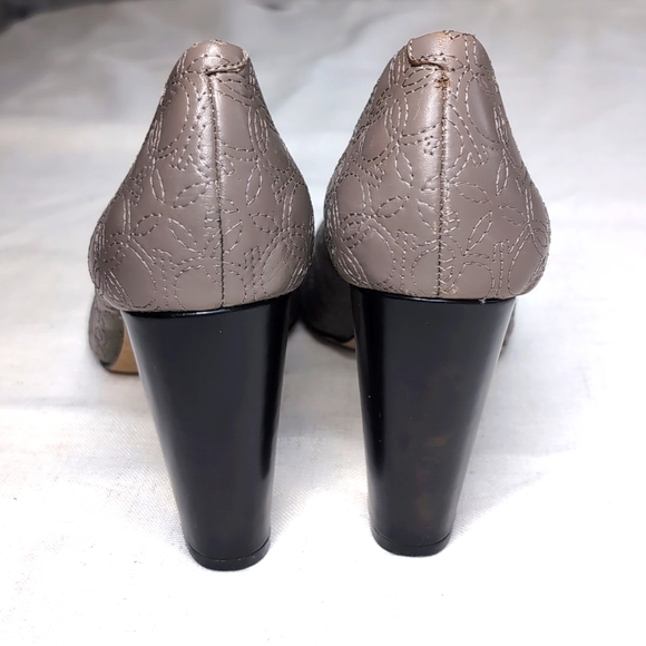 ANN TAYLOR Grey/Brown & Black Leather Heels size 9 M - Picture 5 of 12